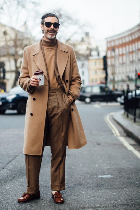 ¿Por qué deberías apostar por el camel para tus looks? Porque sienta así de bien