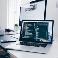 Puedes pagar casi 600 euros por un portátil o apenas 200 euros por esta joya de 14 pulgadas con Windows 11