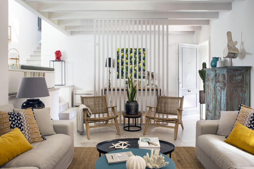 Siete sillones modernos y de tendencia para al sofá mientras