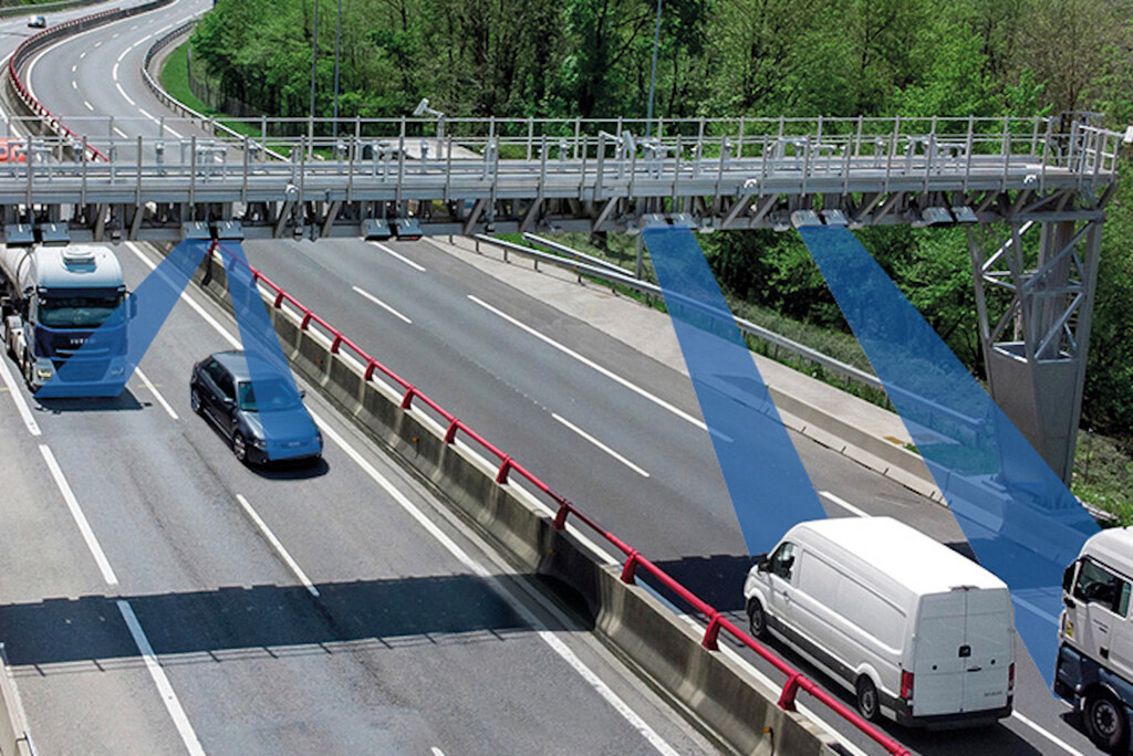 Regístrate o paga la multa: España ya tiene una carretera de peaje donde no se puede pagar en la ventanilla  