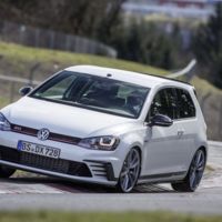 El Golf GTI Clubsport S rompe récord del Nordschleife y lo prueba con video