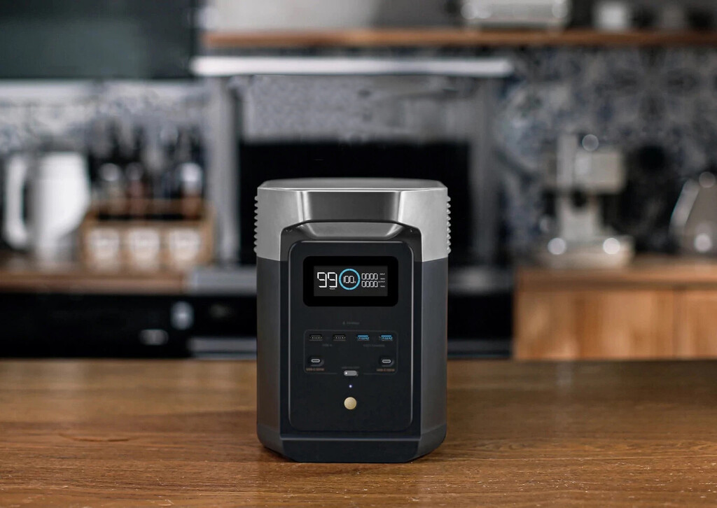 Esta batería portátil permite enchufar hasta 13 dispositivos y ahorrar en la factura si se conectan paneles solares