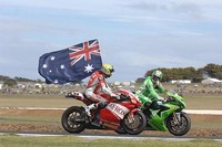 SBK, carrera primera: Bayliss vs Toseland