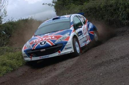 Kris Meeke es el nuevo líder del IRC tras ganar en las Azores