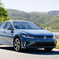 El Volkswagen Jetta 2025 ya tiene precio en México: llega con mejoras en tecnología, mecánica y diseño