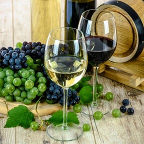 Estos son los accesorios que todo amante del vino debería tener en casa para tratar cada botella como si fuera única
