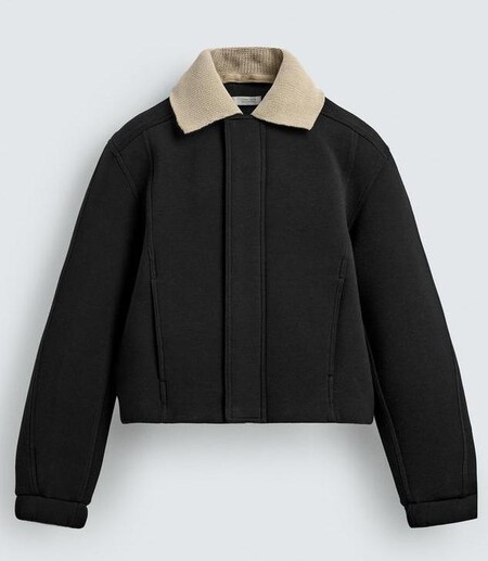 De Pedro Pascal A Mbappe Los Hombres Con Mas Estilo Saben Como Protegerse De La Lluvia Llevando La Chaqueta Clave Del Armario Masculino