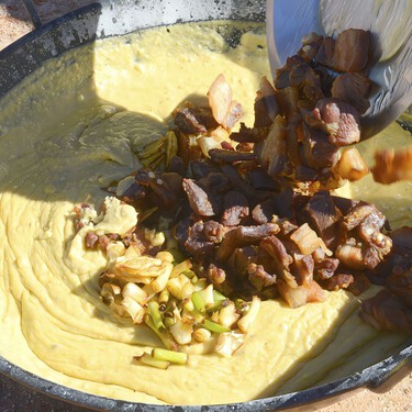 Estas gachas manchegas se llaman cachulí y solo se hacen en Requena: no llevan chorizo, pero no lo echarás en falta