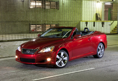 Lexus llama a revisión 1.909 coches en España