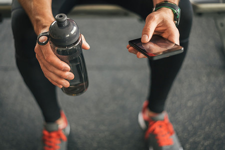 Mi gimnasio es mi salón: así se defienden los gimnasios de YouTube y de las apps de fitness