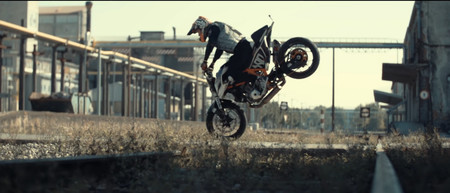 Apocalipsis, llamas e invertidos con Rok Bagoros y su KTM Duke 690