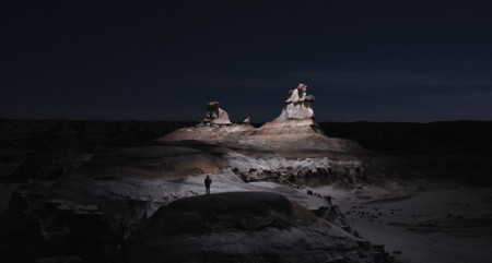 Reuben Wu nos muestra enigmáticos y fascinantes paisajes mediante el uso de un dron como fuente de iluminación