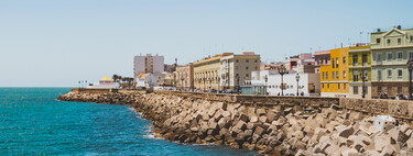 Es de las ciudades más queridas y buscadas por los turistas españoles, pero cada año la abandonan 1.000 vecinos. ¿Por qué?  