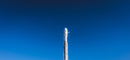 Así puedes ver online el lanzamiento del Falcon 9 con el satélite PAZ y los dos primeros satélites de la red de internet mundial a bordo