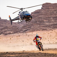 ¡Vuelco al Dakar! Sam Sunderland recorta diferencias con Kevin Benavides y Joan Barreda se queda sin gasolina