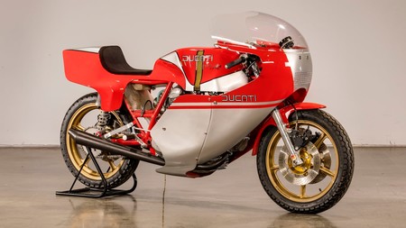 Esta exquisita Ducati NCR 900 'réplica' de Hailwood puede ser tuya, pero sólo si estás muy forrado