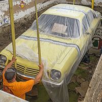 En 1975, un hombre compró un coche y lo enterró bajo 45 toneladas de hormigón en una gigantesca cápsula del tiempo. Ya sabemos qué ha sido de él