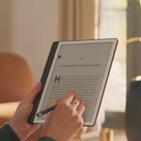 Amazon deja a precio de liquidación uno de sus Kindle más grandes para devorar libros en casa 