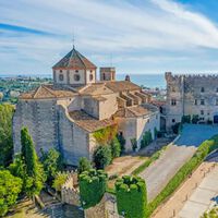 Este pueblo medieval junto al Mediterráneo es uno de los mejores lugares para ver el eclipse total de agosto. Y además tienes un sitio ideal para dormir en camper