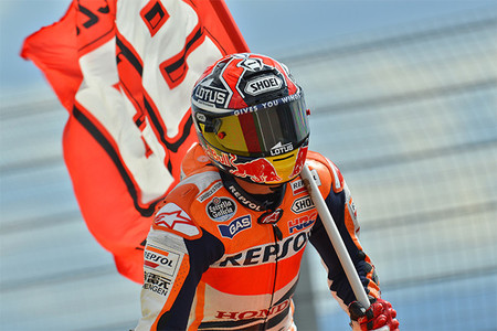 Motorpasión a dos ruedas: triunfo de Márquez, prueba de la Street Triple y los sueldos de los pilotos