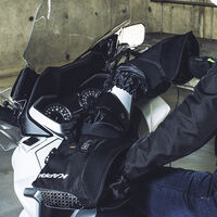 Manoplas calefactables para cualquier moto: di adiós al frío en las manos por 134 euros