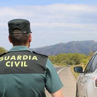 Avisar en un grupo de Whatsapp de controles y radares no es nuevo, pero sigue siendo peligroso. La Guardia Civil lo llama el "método gallego"