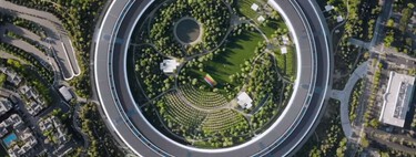 Hay quien se ha decepcionado al ver las mesas de trabajo reales en Apple. Spoiler: son oficinas, no platós de anuncios 