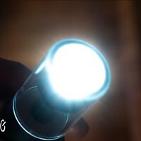 La perovskita es un material barato que revolucionó los paneles solares. China ha encontrado la manera de usarlo en las pantallas