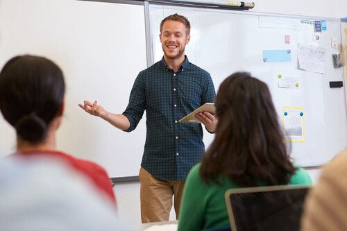 Existe Una Crisis De Profesores En Espana Y En Toda Europa Estas Son Las Causas Principales De Un Problema Que Ya Se Considera Estructural