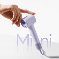 Pesa menos que una lata de refresco, pero te seca el pelo en menos de un minuto: 110.000 rpm en un cuerpo un 30 % más pequeño 