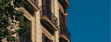 Ni toldos ni aire acondicionado: el invento centenario que sigue siendo uno de los mejores aliados para mantener fresco el balcón en verano 