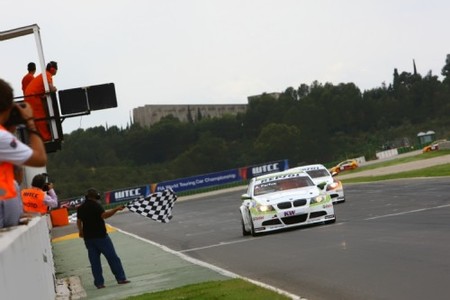 wtcc_augusto_farfus_victoria_cheste_race2.jpg