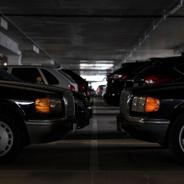 La Ley de Propiedad Horizontal lo aclara: si un vecino aparca dos coches en una sola plaza de garaje puedes apelar a su artículo 9.1 