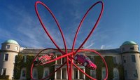 Goodwood Festival of Speed: arte y automovilismo mezclados en una pieza