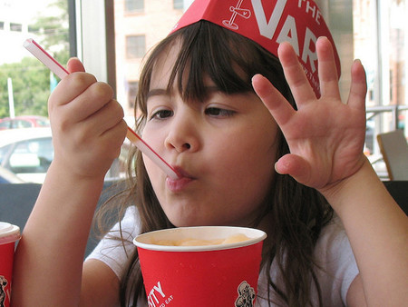 El consumo frecuente de refrescos gaseosos podría estar relacionado con problemas de conducta en los niños