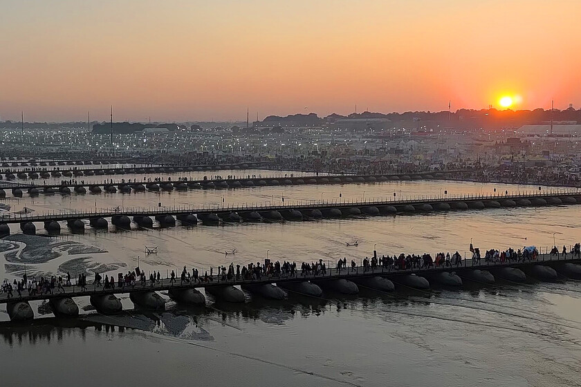 Cada 12 años, la India construye su ciudad más grande y luego desaparece por completo: 7.500 campos de fútbol de extensión en un hito tecnológico insólito