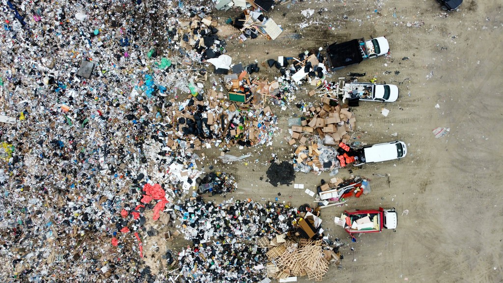 Japón tiene tantos ancianos que el reciclaje de pañales usados se ha convertido en un problema medioambiental