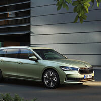 El nuevo Skoda Superb es el mayor rival del Volkswagen Passat: igual de grande, ultraespacioso y un poco más caro