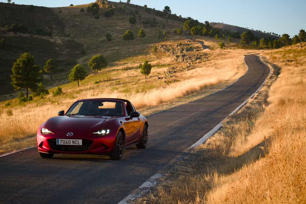 A bordo del Mazda MX-5: es incómodo, es pequeño, es ruidoso, es encantador, es único, es genial