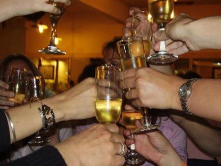 Propongo un brindis