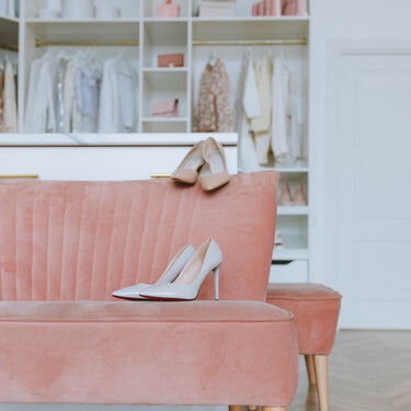 El banco zapatero estilo Ikea que pone orden en el recibidor más estrecho, botas altas incluidas, por menos de 36 euros
