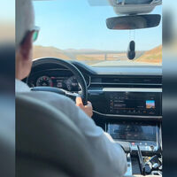 Un selfie conduciendo a 225 km/h "sin querer". El Ministro de Transporte turco se autodenuncia y solo se lleva una multa de 200 euros