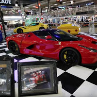 Esta colección definitiva de Ferrari a plena vista en un mercadillo es lo más raro que verás hoy