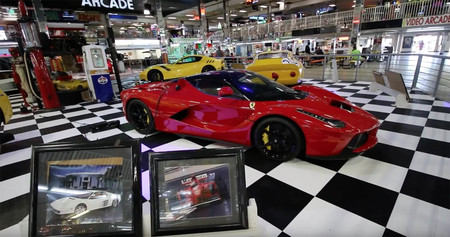 Esta colección definitiva de Ferrari a plena vista en un mercadillo es lo más raro que verás hoy