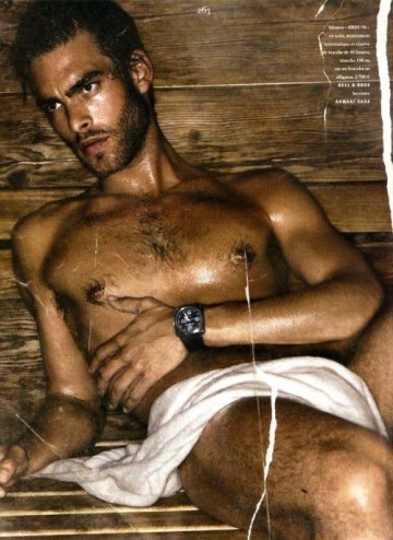 Jon Kortajarena, desnudo en una sauna para Vogue Hommes International