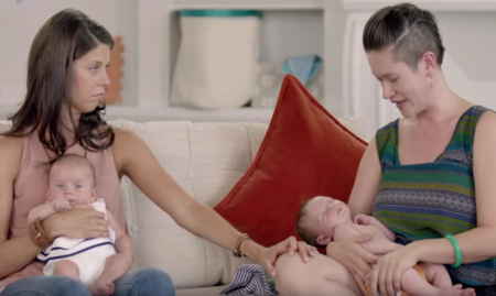 La absurda guerra de las madres: dejemos de juzgar cómo cada una cría a sus hijos