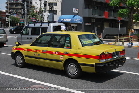 Toyota Crown Comfort Taxi
