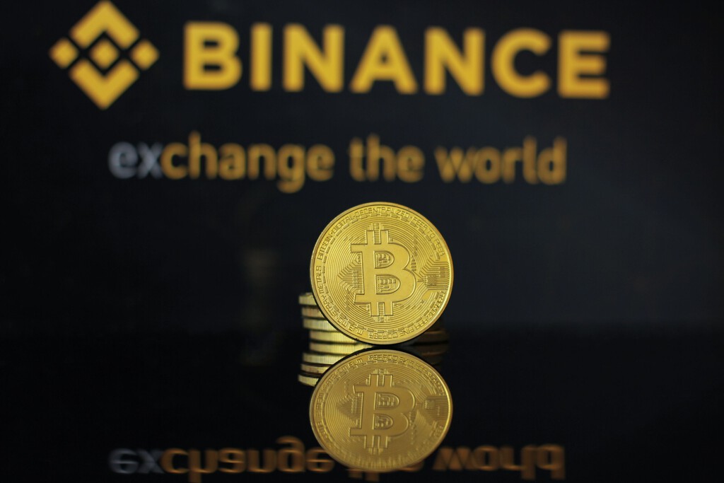 Más de 2.000 millones de dólares salen de carteras vinculadas a Binance. La sospecha apunta a un hackeo histórico