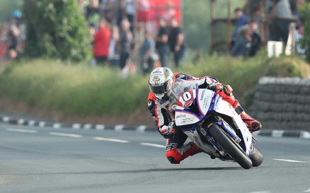 Peter Hickman Supersport Race 1 Tt Isla De Man 2018