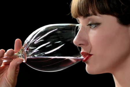 Safe Cup, la copa que reduce el alcohol y las calorías de tu bebida